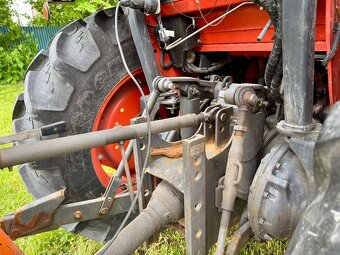 Kubota L2501 L12 s bezpečnostnou kabínou a príslušenstvom - 8