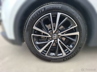 Toyota C-HR 1.8 Hybrid 140k e-CVT FWD EXECUTIVE - 8