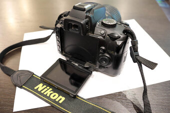 Nikon D5000 + objetívy - 8