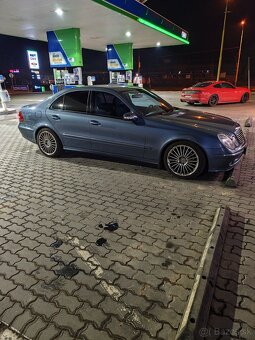 Mercedes E320i 4matic - 8