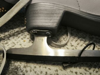 Predám detské krasokorčuliarske korčule veľ 34. - 8