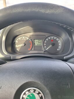 Skoda fabia 1.4i 16v - 8