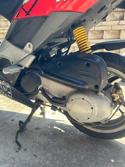 APRILIA SR50 - 8