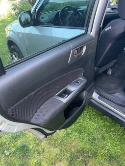 Predám Subaru Forester 2.0 (110 kW) – benzín + LPG, po výmen - 8