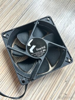 Fractal Era ITX + Fractal Ion SFX 650G + prislušenstvo - 8