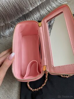 Kabelka Chanel Vanity z kůže, růžová se zlatými komponenty - 8