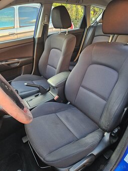 Mazda 3 1.6i BK 77kW (2006) Benzín - 8