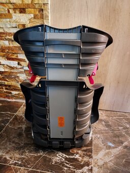 Podsedák s opierkou - 8