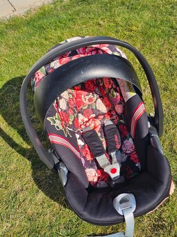 Cybex Cloud - Dark Spring Blossom - 8