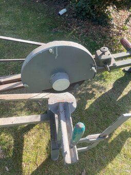 Predám cirkulárku s elektromotorom 1,7 kW na kovy/drevo - 8