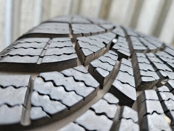 Originálna zimná sada Toyota - 5x100 r15 + GY 185/65 r15 - 8