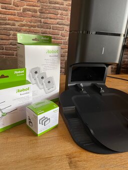 Irobot Roomba I7+ top stav s prislusenstvom - 8