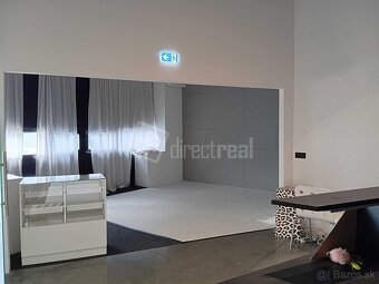 Nahrávacie štúdio, rádio, televízia, podcasty, influ… - 8