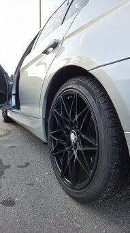 BMW e90 330d Automat - 8