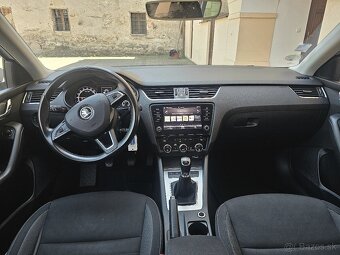 Škoda Octavia Combi 2.0 TDI M6 Ambition Navi DVD Koža Ťažné - 8
