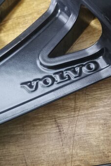 Volvo XC60 II - orig.  ALU disky 5x108 R22 - 8
