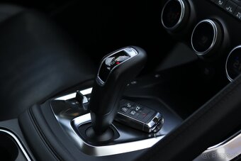 JAGUAR E-PACE diesel 110kW 4x4 - 8