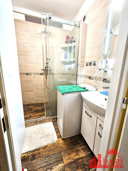 Na predaj 3 izbový byt s balkónom a klimatizáciou, 76 m2, Tr - 8