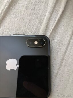 Predám iPhone - 8