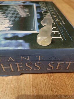 Spoločenská sklenená hra - šach - 8