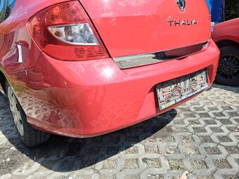 Predam zadný nárazník na renault Thália 1.2 55kw rok 2011 - 8