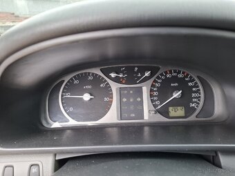 Renault Laguna 1.9 D 88kw - 8
