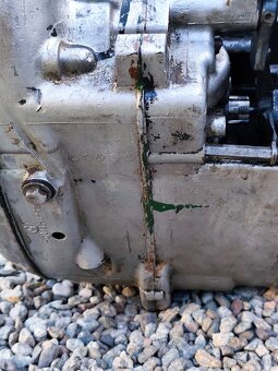 Predám motor 350/354 - 8