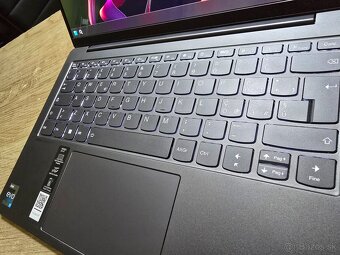 Lenovo YOGA 6i Oled plnefunkcny so 16gb ram 512gb ssd diskom - 8