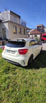Mercedes- Benz A 45 AMG 4 MATIC - 8