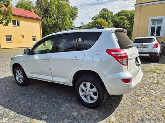 Toyota RAV4 SUV/Off-road 110kw Manuál - 8