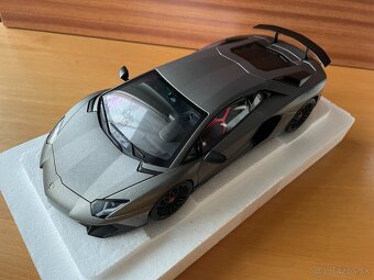 1:18 Autoart - Lamborghini Aventador SV - 8