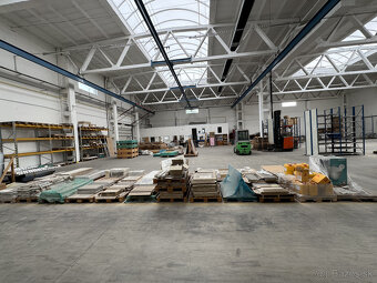 Prenájom skladového priestoru 1070 m² v meste Bratislava - 8