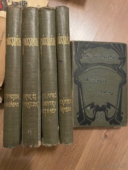 Knihy staré maďarské 1 - 8