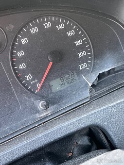 PREDÁM VOLSKWAGEN TRANSPORTER T5 1.9TDI - 8