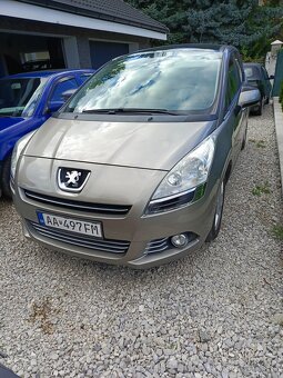Peugeot 5008 - 8