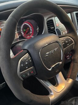 Dodge charger 6.2 SRT Hellcat - 8