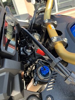 Honda Africa Twin 1100 - 8