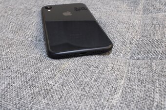 iPhone Xr 64GB (plne funkčný) - 8