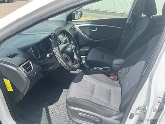 Hyundai i30 1.6 CRDi 4 500€ - 8