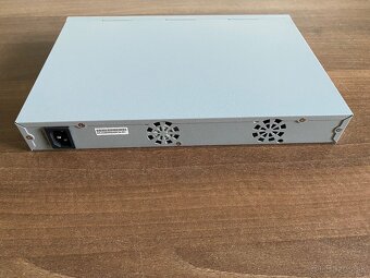 Komplet sada IP kamier Foscam s NVR a PoE switchom - 8