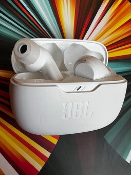 Bezdrôtové slúchadlá s mikrofónom JBL wave Beam biele - 8