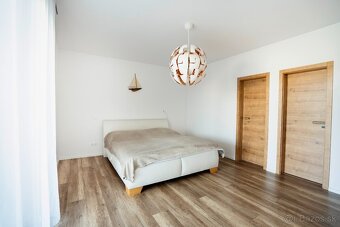 Moderný inteligentný bungalov s fotovoltaikou. - 8