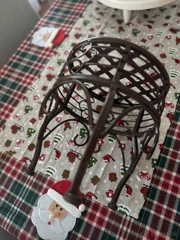 Kovový stojan na kvety – dekoratívny stolček - 8