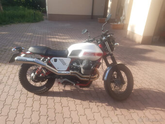 Moto Guzzi V7 II Stornello - 8