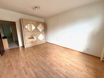 Na predaj veľký 2 izb byt na Nábreží Dunaja Komárno - 8