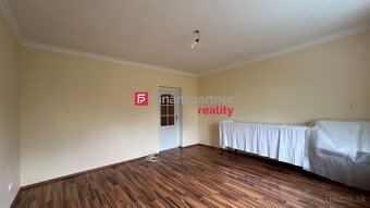 Rodinný dom s pozemkom 1396 m², Šurany, Nové Zámky - 8