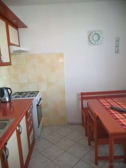 3 izbovy byt na prenajom - 8