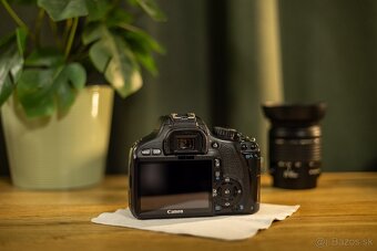 Canon 550D + 28-80mm + blesk + 64GB karta + taška (top stav) - 8