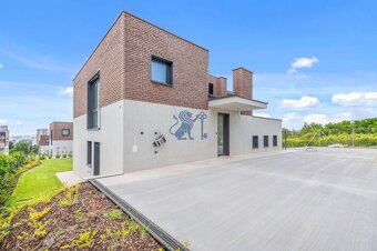 SKOLAUDOVANÉ Predaj vily v projekte "Račianska perla" v B - 8