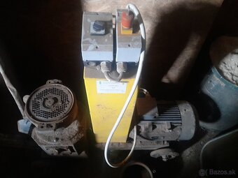 Briketovacie a drviace stroje - 8